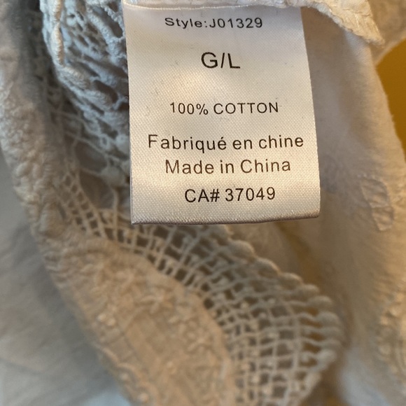 Vintage white cotton shirt with lace trim - Picture 7 of 8